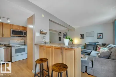 Interior photo 4 of 540 WILLOW CT NW