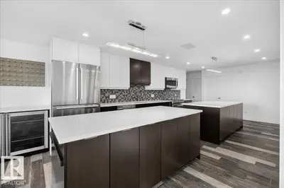 Interior photo 4 of #1806 9835 113 ST NW