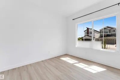 Interior photo 4 of 1208 14 AVE NW NW