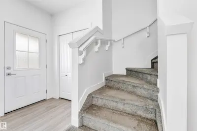 Interior photo 3 of 1208 14 AVE NW NW