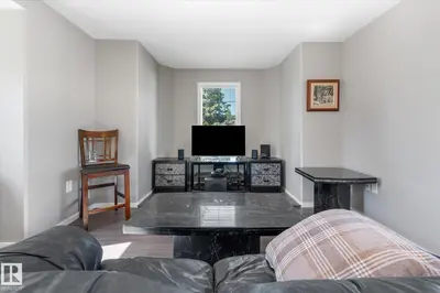Interior photo 4 of 176 305 Calahoo Road