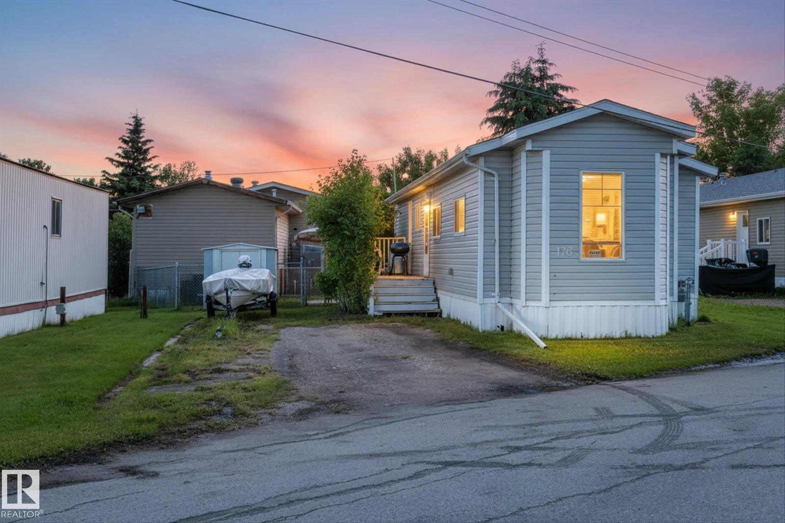 176 305 Calahoo Road, Spruce Grove - 1 bedroom Single Family Residence for sale