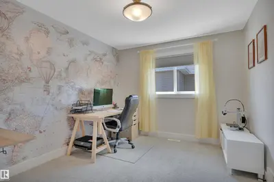 Interior photo 4 of 6102 60 ST