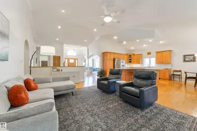 Interior photo 3 of 956 HOLLINGSWORTH BEND NW