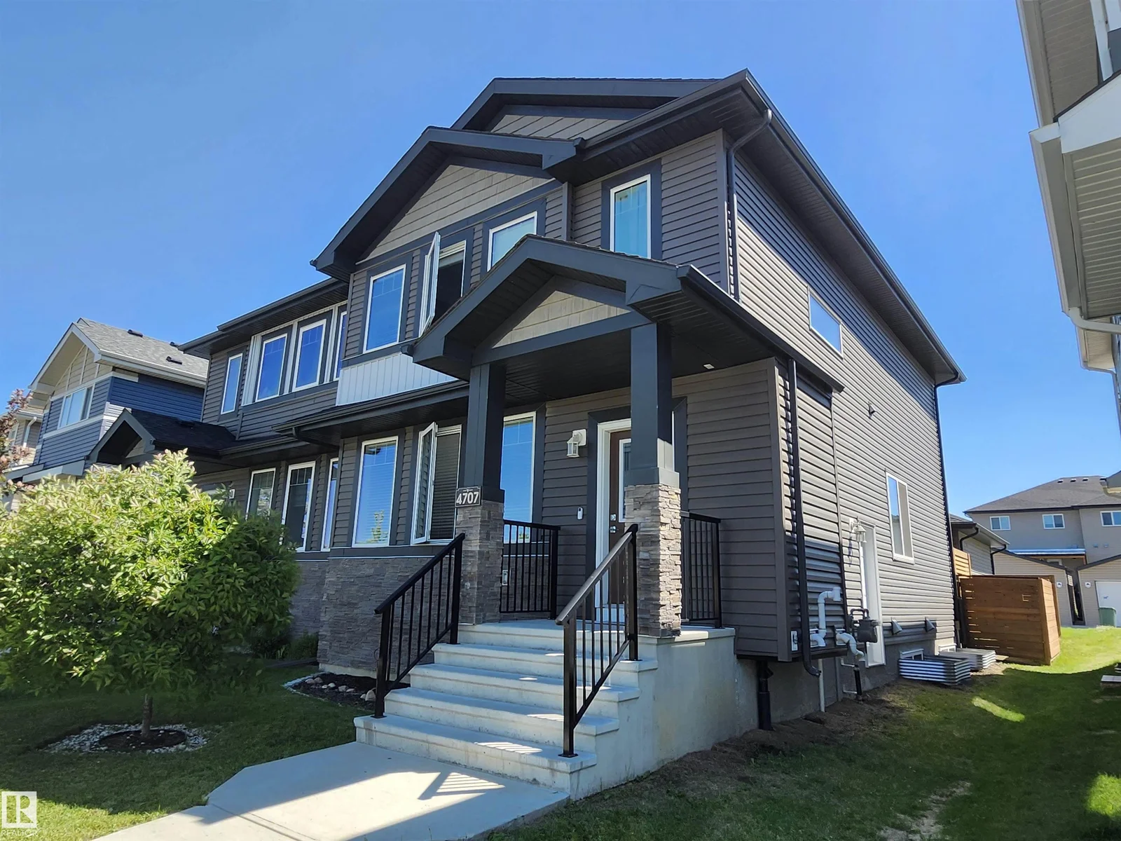 4707 36 ST, Beaumont - 3 bedroom Duplex for sale