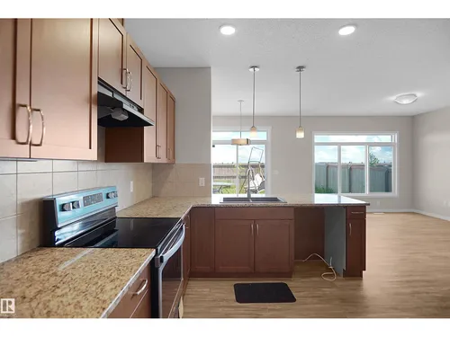 17639 120 ST NW, Edmonton - $479,980