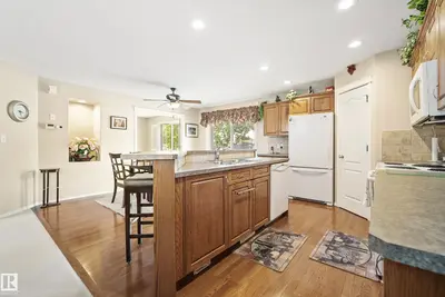 Interior photo 3 of 84 RIDGEHAVEN CR