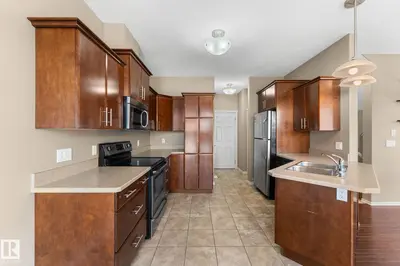 Interior photo 2 of #412 41 SUMMERWOOD BV