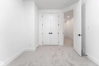 Interior photo 3 of 535 Robinson BV