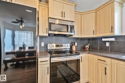 Interior photo 3 of 22 VIVIAN WY