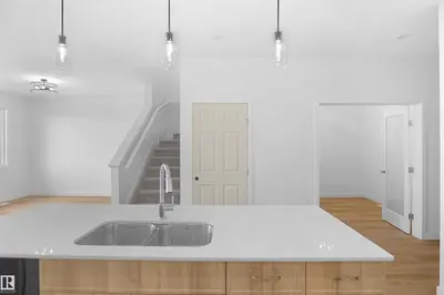 Interior photo 2 of 1631 11 AV NW