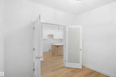 Interior photo 4 of 1631 11 AV NW