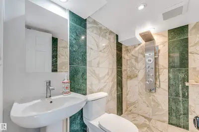 Interior photo 2 of 645 MILLBOURNE RD NW