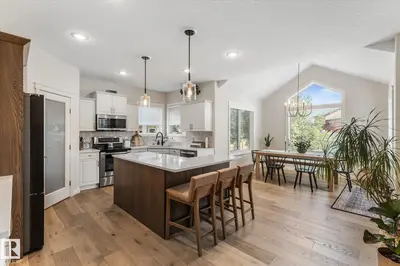 Interior photo 4 of 10 WILLOWDALE PL