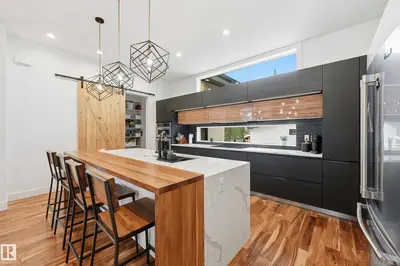 Interior photo 2 of 44B VALLEYVIEW CR NW