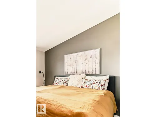#18 9520 174 ST NW, Edmonton - $324,950