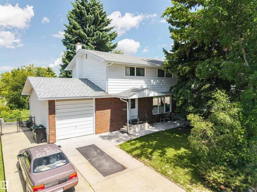 39 MANOR DR, Sherwood Park - $534,900