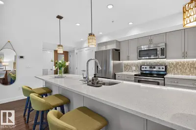 Interior photo 3 of #207 5025 EDGEMONT BV NW