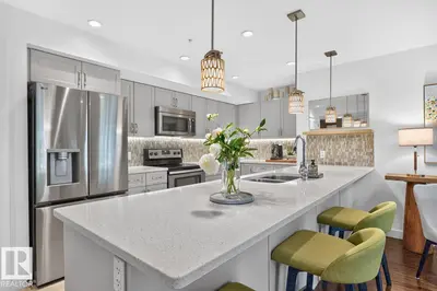 Interior photo 2 of #207 5025 EDGEMONT BV NW