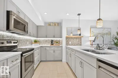 Interior photo 4 of #207 5025 EDGEMONT BV NW
