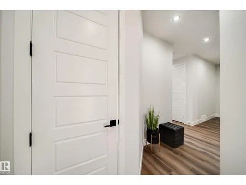 8808 183 AV NW, Edmonton - $669,900