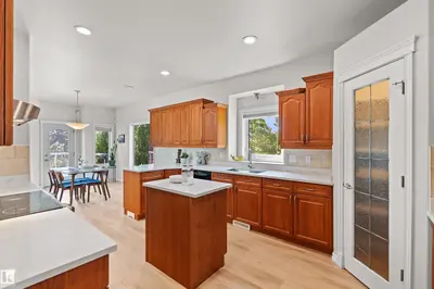 Interior photo 2 of 922 WALLBRIDGE PL NW