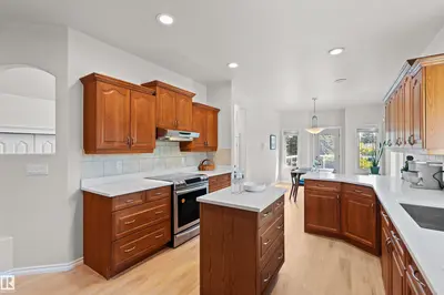 Interior photo 3 of 922 WALLBRIDGE PL NW