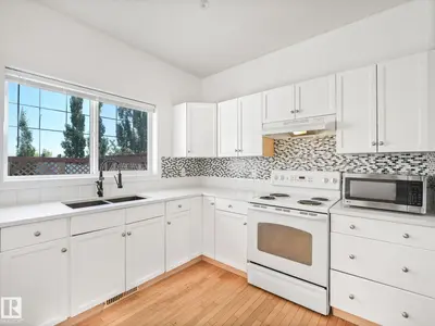 Interior photo 4 of 3147 TRELLE LO NW
