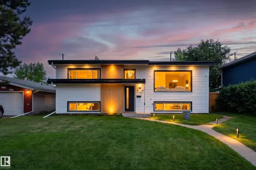 7107 87 AV NW, Edmonton - $550,000