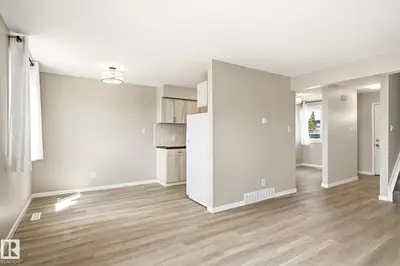 Interior photo 3 of 186 CORNELL CT NW