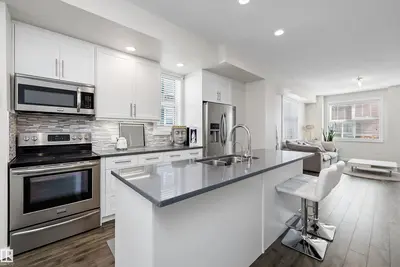 Interior photo 2 of #117 903 CRYSTALLINA NERA WY NW