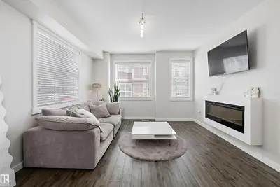 Interior photo 4 of #117 903 CRYSTALLINA NERA WY NW