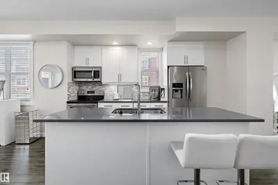 Interior photo 3 of #117 903 CRYSTALLINA NERA WY NW