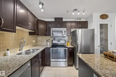 Interior photo 2 of #215 2045 GRANTHAM CT NW