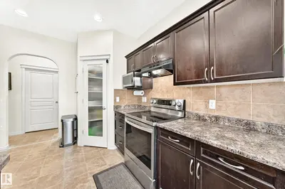 Interior photo 2 of 312 CRIMSON DR