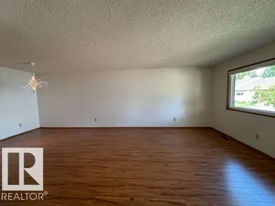 Interior photo 4 of 241 OEMING RD NW