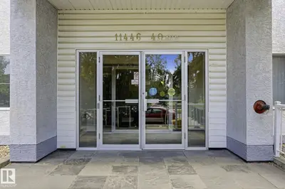 Interior photo 1 of 