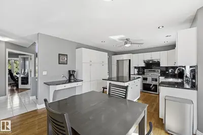 Interior photo 2 of 409 Estate DR