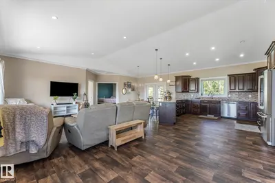 Interior photo 2 of 56307 RGE ROAD 254