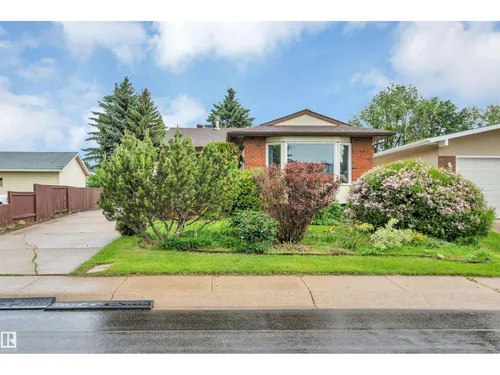 4524 20A AV NW, Edmonton - $465,000