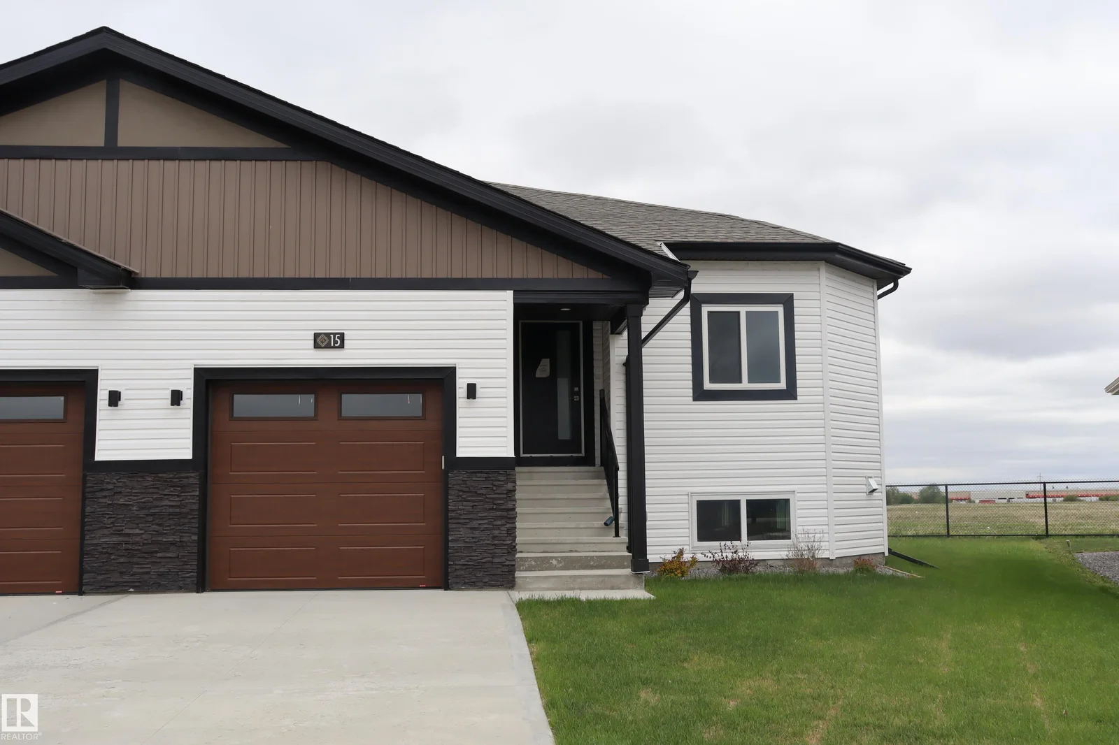 , Wetaskiwin - 3 bedroom Duplex for sale
