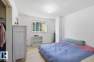 Interior photo 4 of 50279 RGE RD 274