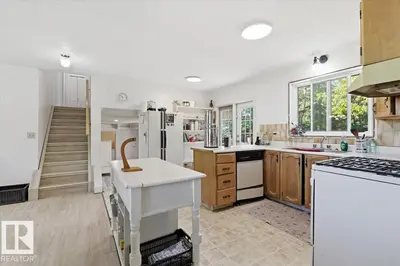 Interior photo 3 of 50279 RGE RD 274