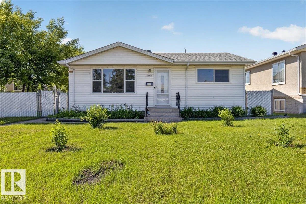 7807 128 AV NW, Edmonton - 2 bedroom Detached Single Family for sale