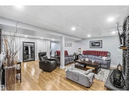 11431 144 AV NW, Edmonton - $559,900