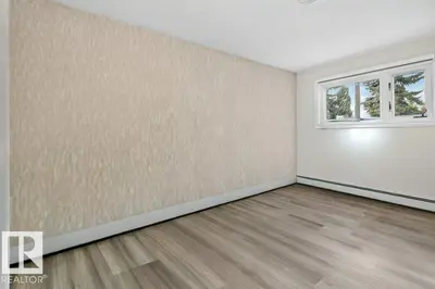 Interior photo 4 of 6916 92A AV NW