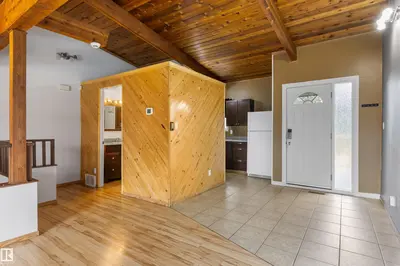 Interior photo 2 of 11 NORTHWOODS VG NW
