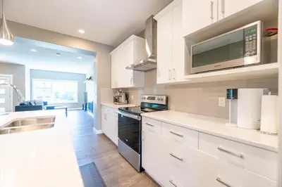 Interior photo 3 of 11022 108 ST NW