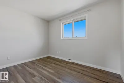 Interior photo 4 of 12832 89 ST NW