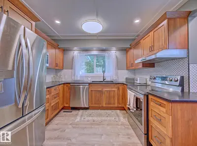 Interior photo 3 of 5007 47 ST